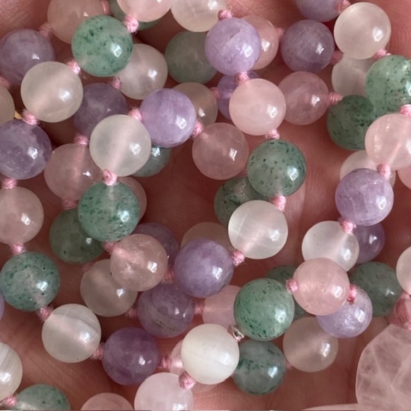 Elegant Multi-coloured Natural Beaded with Carved Floral Pendant Necklace - Picture 5 of 7